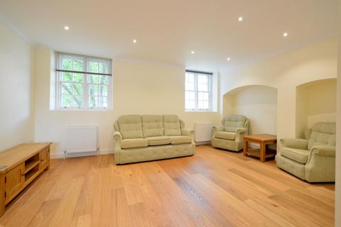 undefined, Edicule Square, Doctrine Apartments, E3