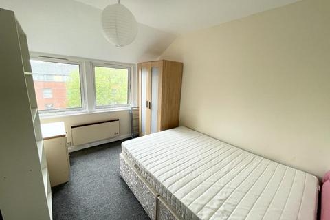 2 bedroom apartment to rent, Halifax Place, Nottingham, NG1