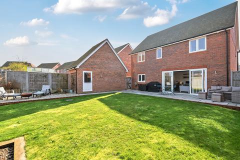4 bedroom detached house for sale, Thakeham - Abingworth Crescent