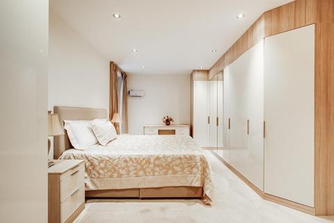 2 bedroom apartment to rent, Cascades, Finchley Road, London, NW3