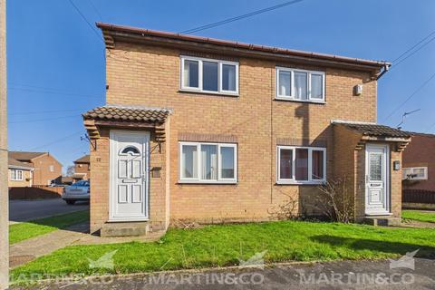 2 bedroom semi-detached house to rent, Broadlands Close, Hatfield