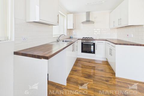 2 bedroom semi-detached house to rent, Broadlands Close, Hatfield