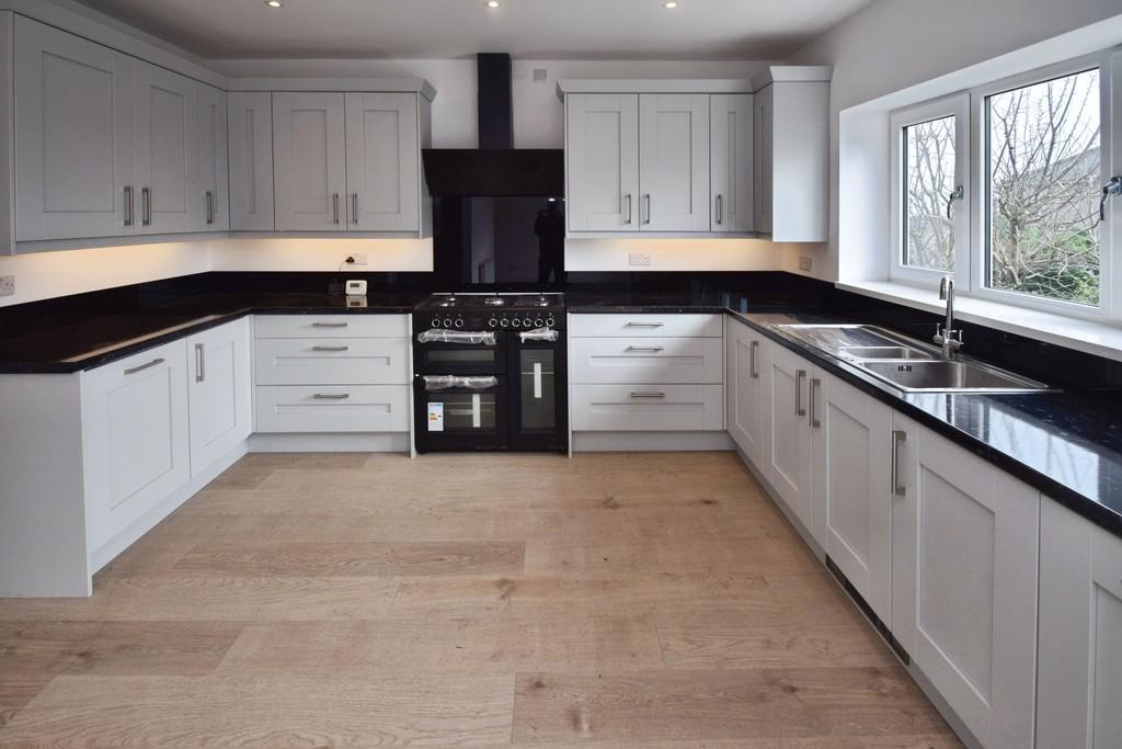 4c55d4db-Kitchen 201