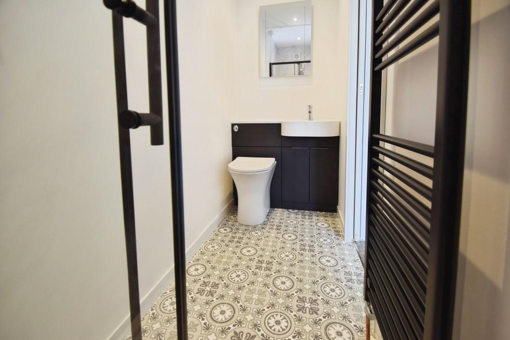571043c5-Ensuite 201