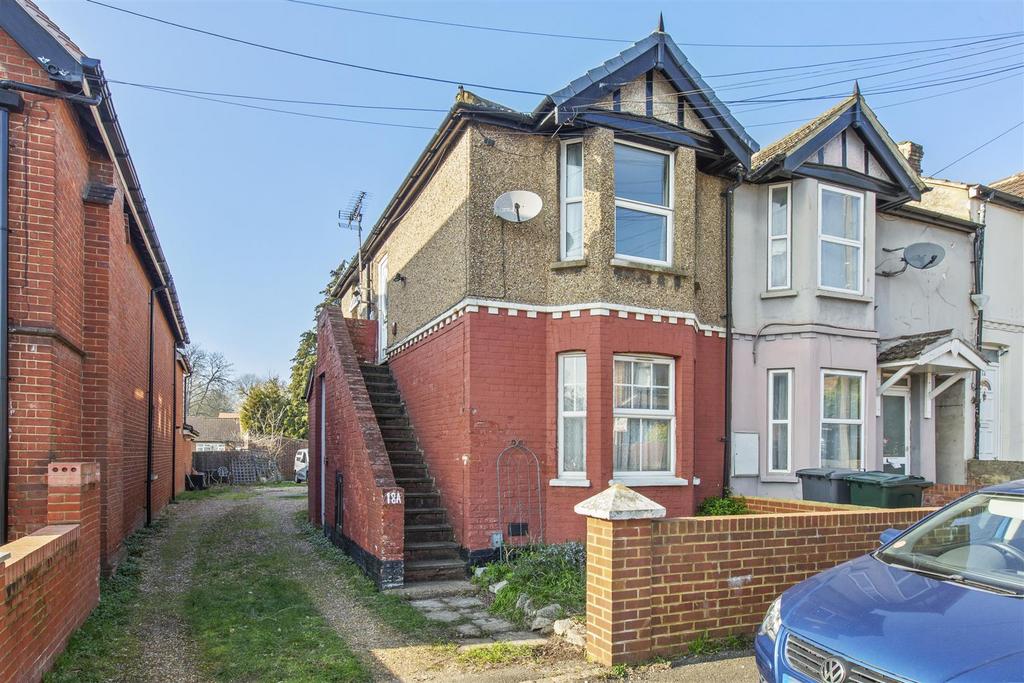 18 A Desborough Park Rd, HP12 3 BQ-11.jpg