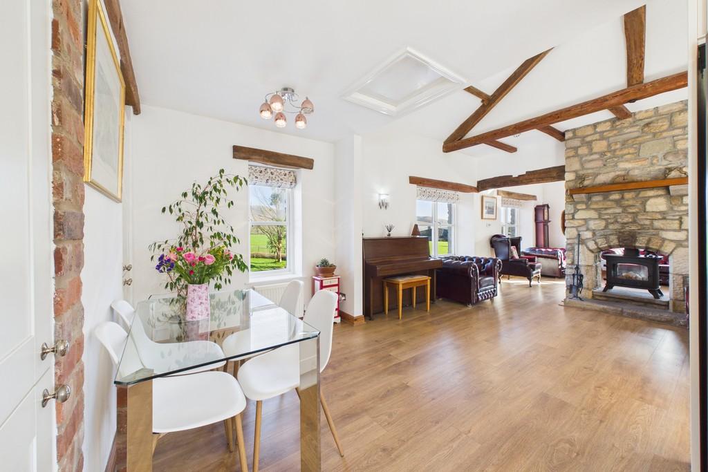 Living/Dining Area