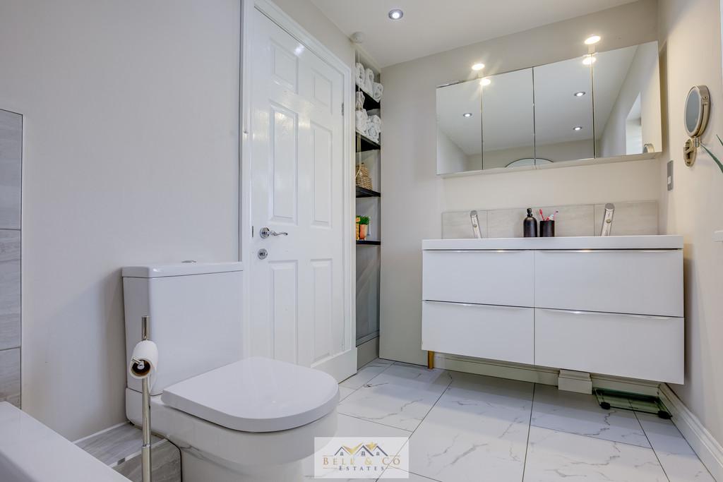 Bathroom 1.2