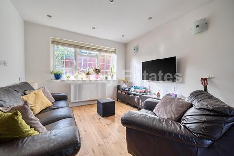 4 bedroom house for sale, Moorlands Avenue, Mill Hill, NW7