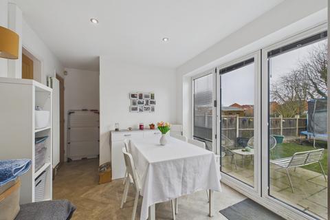 3 bedroom end of terrace house for sale, Furness Close, Dinnington