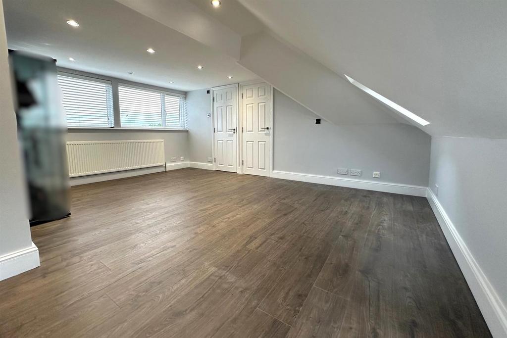 BEDROOM 1 - Loft