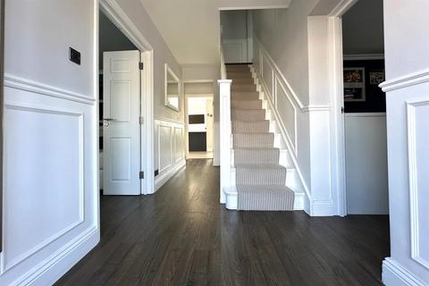 4 bedroom semi-detached house for sale, Hamilton Road, Cockfosters, EN4
