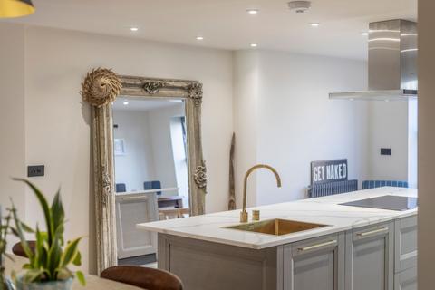 3 bedroom terraced house for sale, Naunton Crescent, Cheltenham, GL53