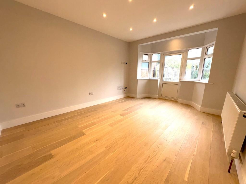 28 Howberry Road Rec2