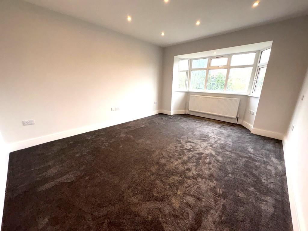 28 Howberry Road Bed2