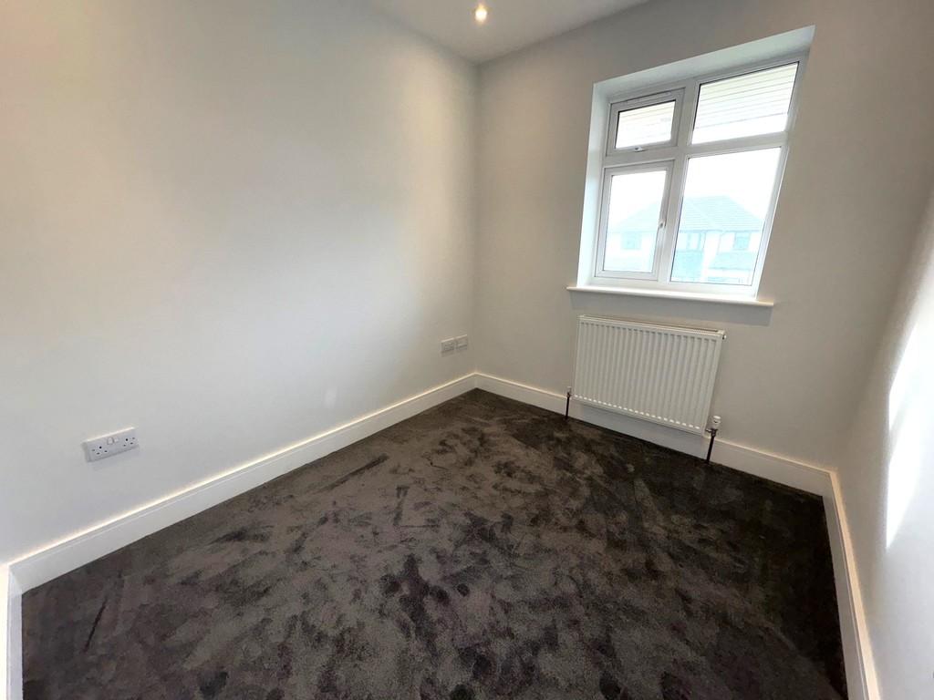 28 Howberry Road Bed3