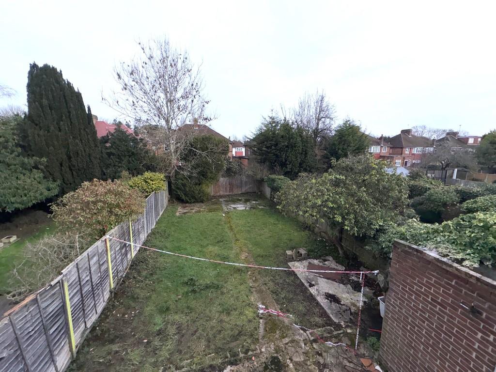 28 Howberry Road Garden
