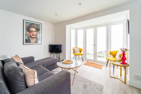 1 bedroom apartment for sale, Shepperton Road, Islington, London, N1
