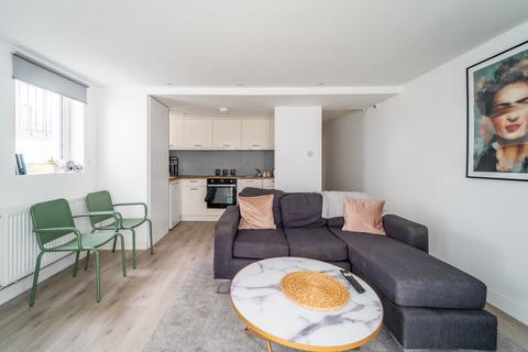 1 bedroom apartment for sale, Shepperton Road, Islington, London, N1