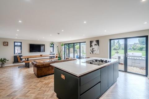 4 bedroom chalet for sale, Taverham, Norwich