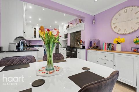 3 bedroom semi-detached house for sale, Walton Road, Clacton-On-Sea