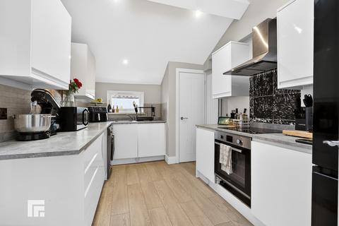3 bedroom terraced house for sale, Vale Street, Barry CF62