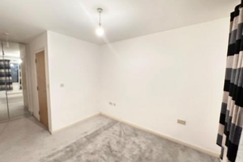2 bedroom flat to rent, 99 Varcoe Gardens, Hayes UB3