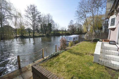 2 bedroom detached house for sale, Garrick's Ait, Thames Street
