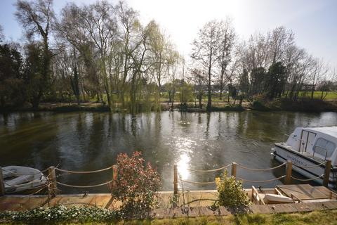 2 bedroom detached house for sale, Garrick's Ait, Thames Street