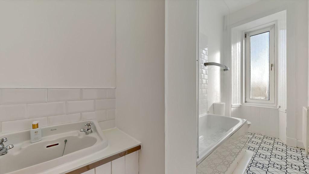 47-web-or-mls-21 Overdale Avenue Flat 3.1 31