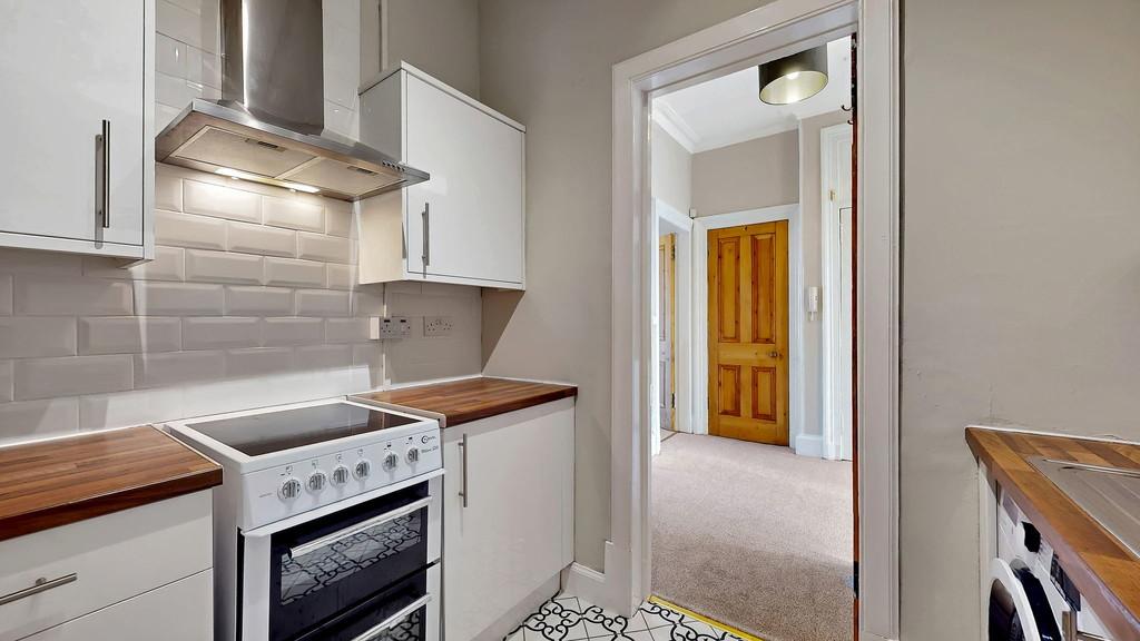 29-web-or-mls-21 Overdale Avenue Flat 3.1 23