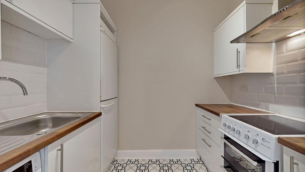 32-web-or-mls-21 Overdale Avenue Flat 3.1 21