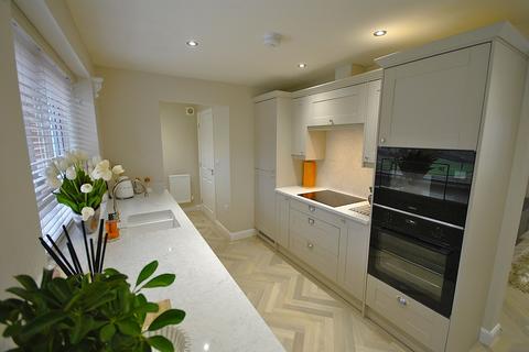 3 bedroom detached house for sale, Farleigh Drive, Doncaster DN11