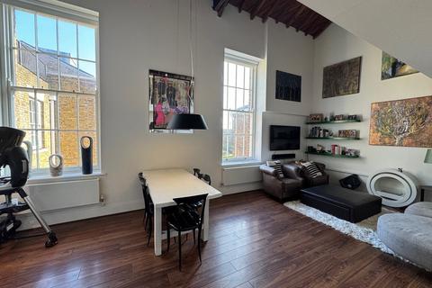 2 bedroom apartment to rent, Royal Drive, London N11