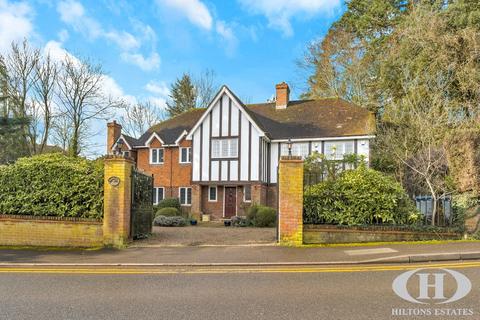 5 bedroom detached house for sale, South Park Drive, Gerrards Cross