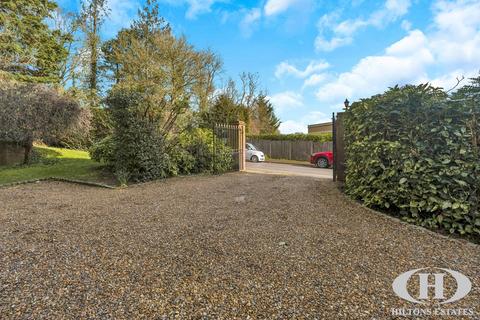 5 bedroom detached house for sale, South Park Drive, Gerrards Cross