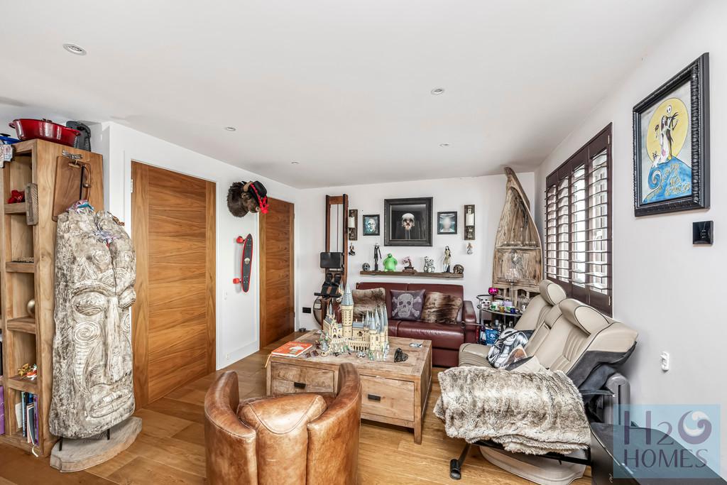 The Strand, Collingwood Court, Flat 35-023