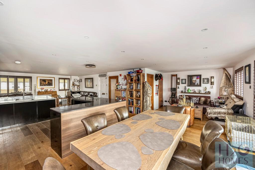 The Strand, Collingwood Court, Flat 35-022