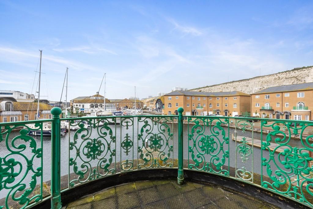 Trafalgar Gate, 4 - 013