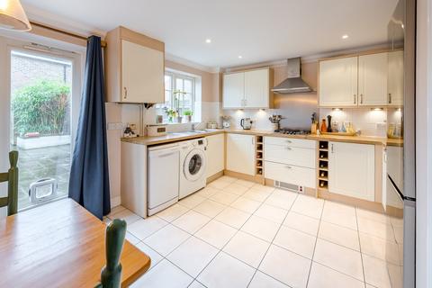 4 bedroom terraced house for sale, Chapel Walk, Coulsdon CR5