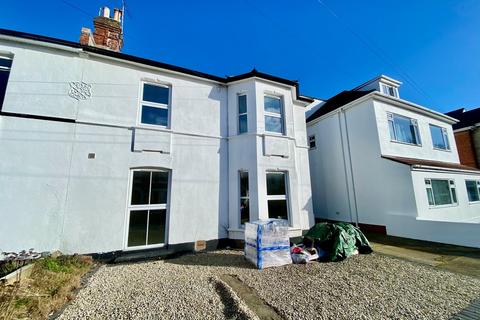 1 bedroom apartment to rent, Hamilton Road, Bournemouth