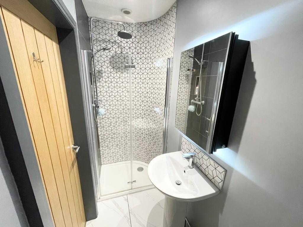 Bedroom4 Ensuite