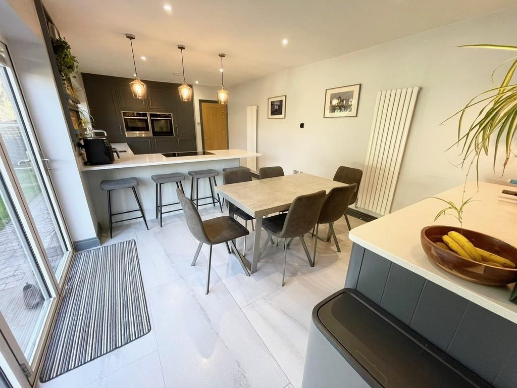 Kitchen Diner3