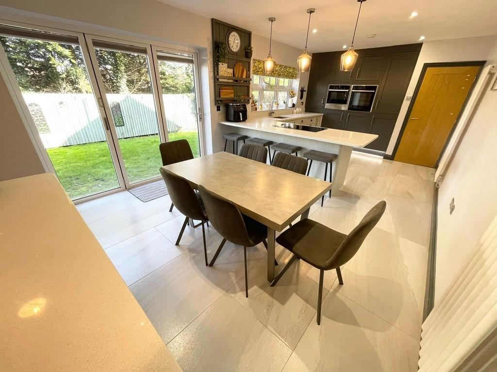 Kitchen Diner2
