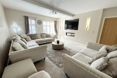 undefined, Foxholes Crescent, Calverley