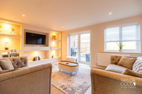 3 bedroom semi-detached house for sale, Seaton, Tamworth