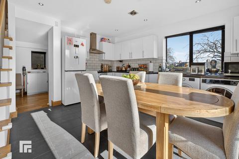 3 bedroom detached house for sale, Mountbatten Close, Roath Park , Cardiff