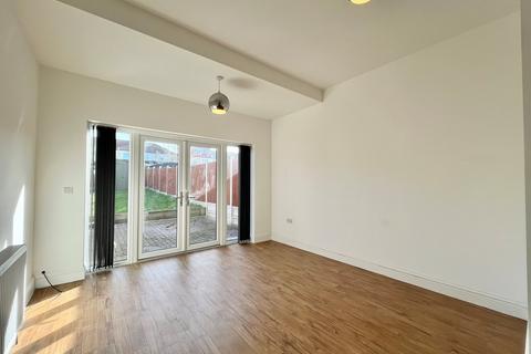 1 bedroom end of terrace house to rent, Purbeck Road, Hornchurch