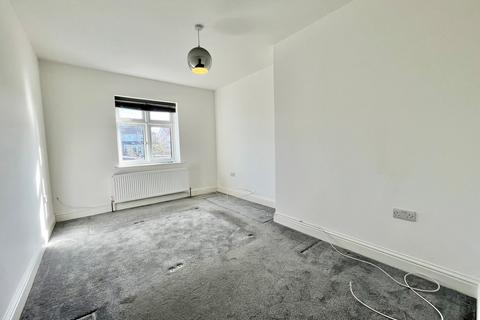 1 bedroom end of terrace house to rent, Purbeck Road, Hornchurch