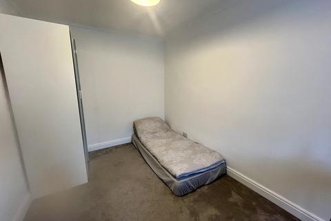 House share to rent, Queens Way, Feltham