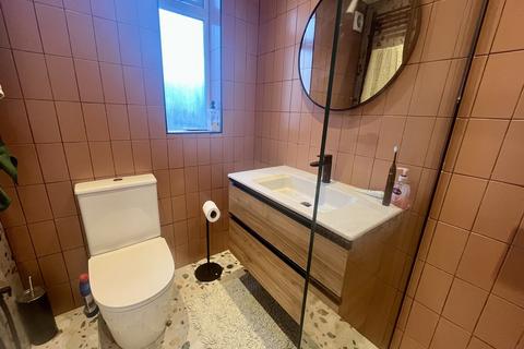 House share to rent, Queens Way, Feltham